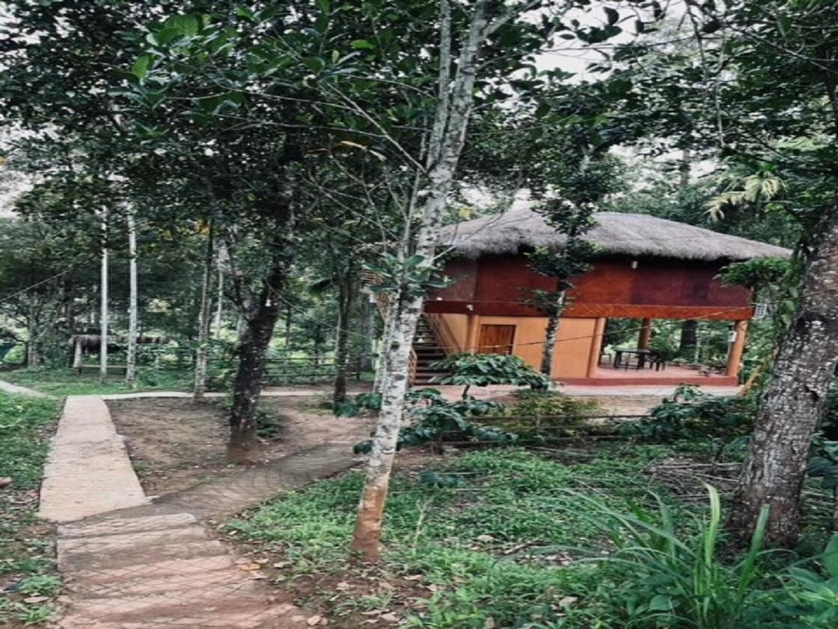 Kuruva Shoreline Wayanad Chegat Luaran gambar