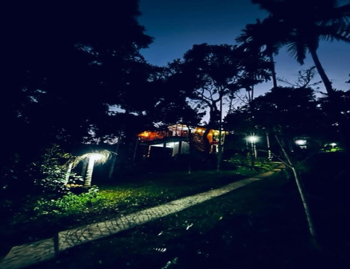 Kuruva Shoreline Wayanad Chegat Luaran gambar